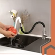Flexibilný stojací kuchynský batériový kohútik s 360° flexibilnou silikónovou hadicou, nastaviteľnou výškou výtoku, INOX batériou a perlátorom