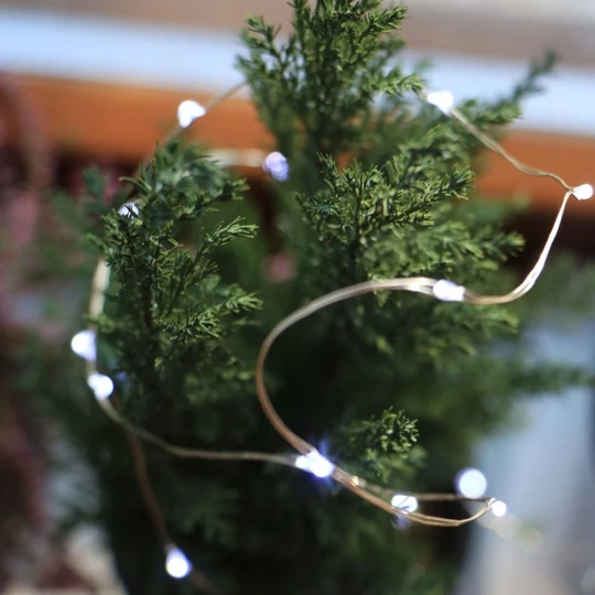 100 LED 8 Program Vnútorné mikro LED vianočné stromčekové svetlo 11,5 metra - studená biela