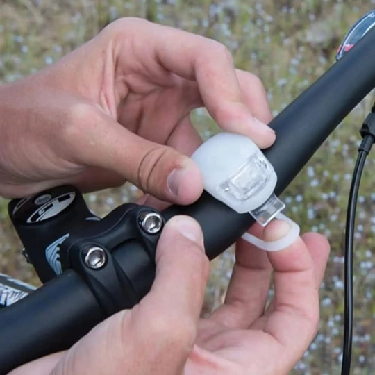 Sada LED svetiel na bicykel s vysokým jasom, biela a červená, 2 ks