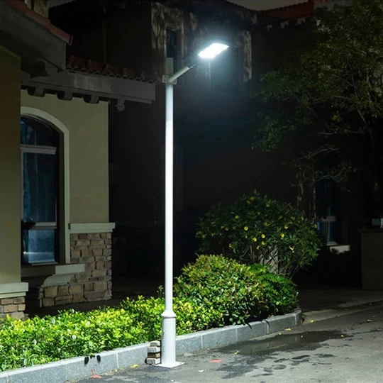 Solárne LED pouličné a dvorové svetlo s pohybovým senzorom + diaľkové ovládanie, 480W