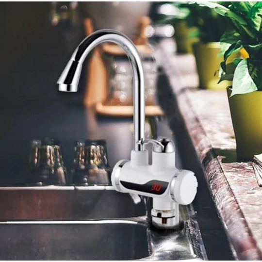 Prietokový ohrievač vody s LED displejom s výkonom 3 kW a vertikálnym pripojením