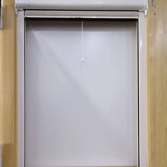 Posuvná sieť proti hmyzu na okno 130x160 cm, okenná roleta - možnosť strihu na mieru