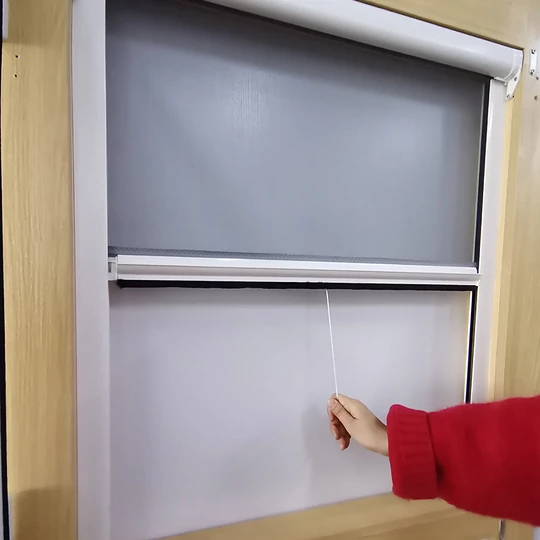 Posuvná sieť proti hmyzu na okno 130x160 cm, okenná roleta - možnosť strihu na mieru