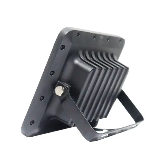 Solárne pouličné a dvorové LED svietidlo s diaľkovým ovládaním a samostatným solárnym panelom, 400W