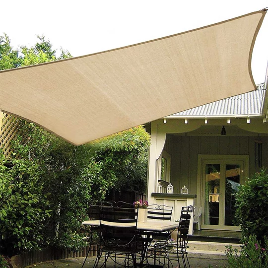Slnečná plachta - tienenie na terasu, balkón a záhradný štvorec 3x3 m v pieskovej farbe - pevný materiál HDPE