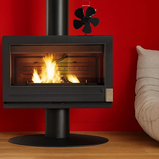 Päťlopatkový krbový ventilátor fungujúci na princípe tepla a termoelektrického efektu, bez napájania