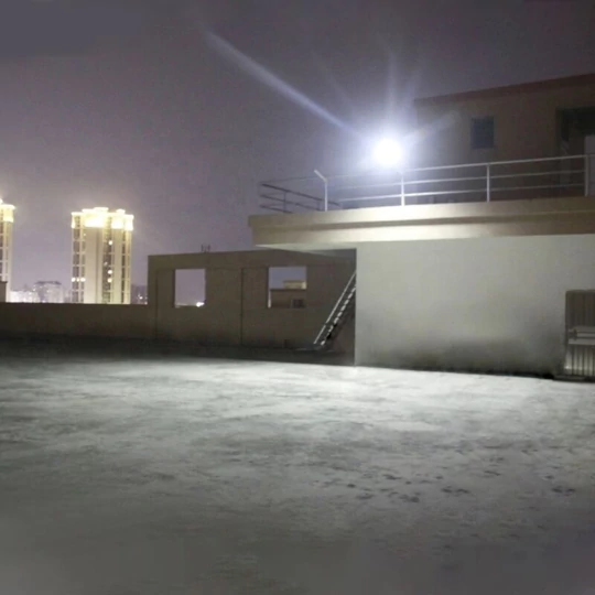 Extra jasné LED solárne pouličné osvetlenie s diaľkovým ovládaním, snímač pohybu, 600 W, 18 panelov