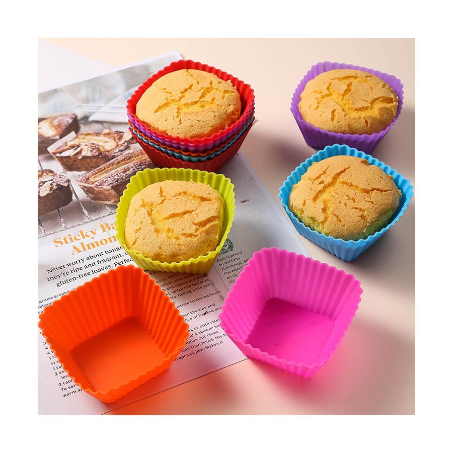 12-dielna farebná silikónová forma na muffiny - tvar štvorec